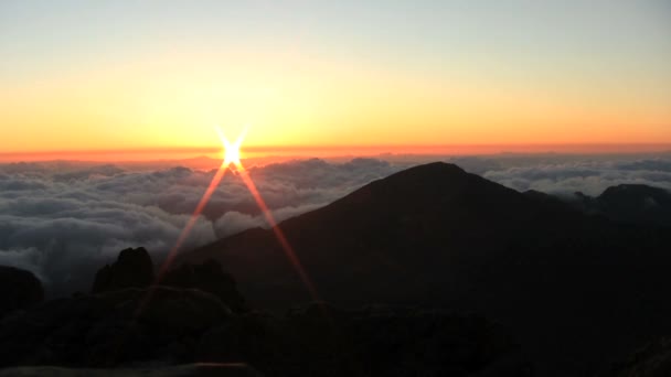 Схід сонця на Халеакала — стокове відео