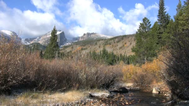 Berglandschap in herfst — Stockvideo