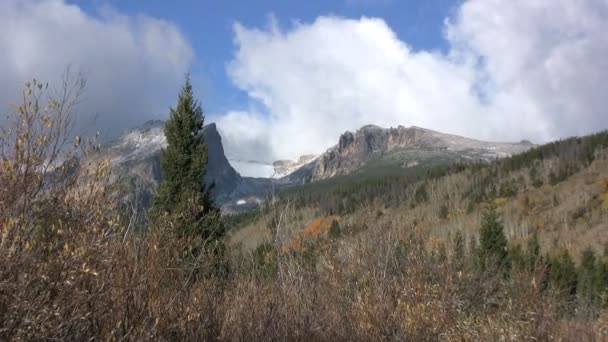 Berglandschap in herfst — Stockvideo