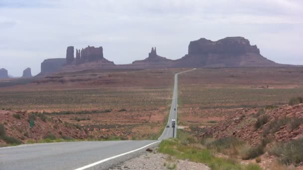 Route vers Monument Valley — Video