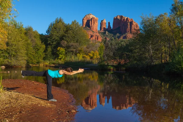 Domkyrkan rock yoga — Stockfoto