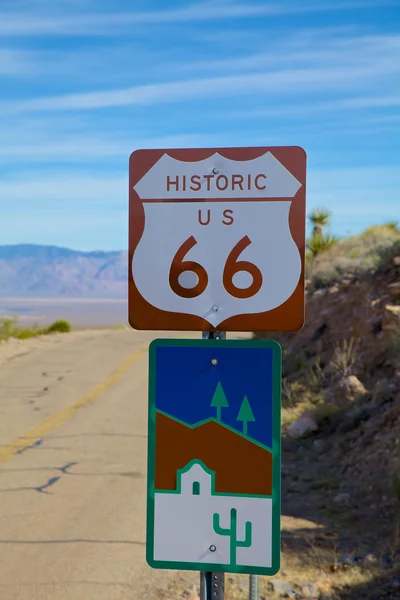 Wegweiser entlang der Route 66 in arizona — Stockfoto