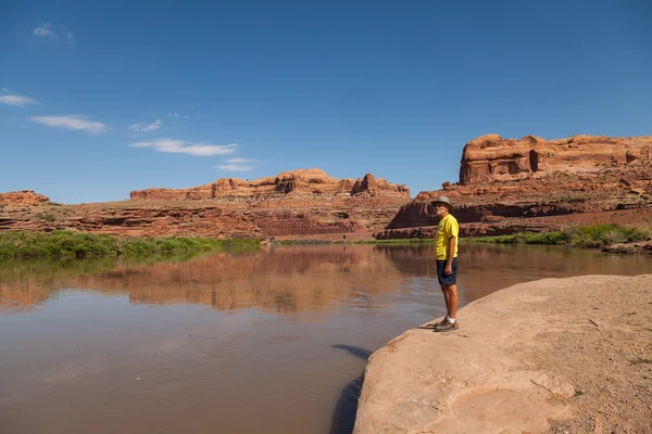 Turismo admirando el paisaje del río Colorado —  Fotos de Stock