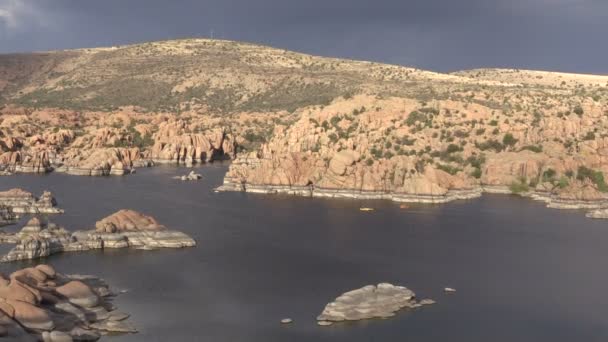 Каякинг на Уотсон озеро Прескотт Арізона — стокове відео