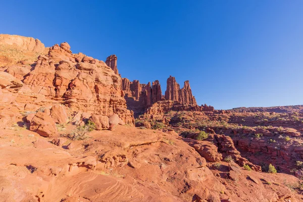 Moab Utah yakınlarındaki Balıkçı Kulelerinin manzarası.