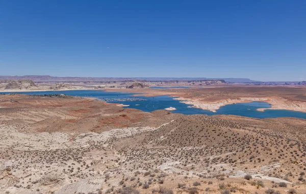 Arizona Utah sınırındaki Powell Gölü manzarası şiddetli bir kuraklık sırasında