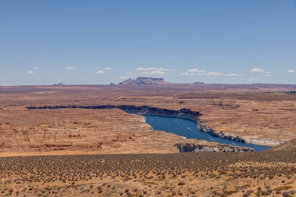 Arizona Utah sınırındaki Powell Gölü manzarası şiddetli bir kuraklık sırasında