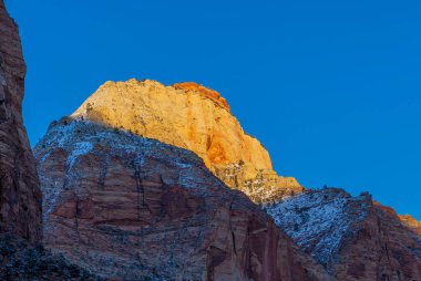 Utah Zion Ulusal Parkı 'na kar yağdı.