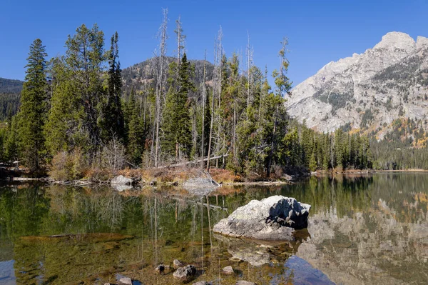 Schilderachtige Taggart Lake Grand Teton National Park Herfst Reflectie — Stockfoto