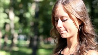 dudakları sokak kızı boyalar