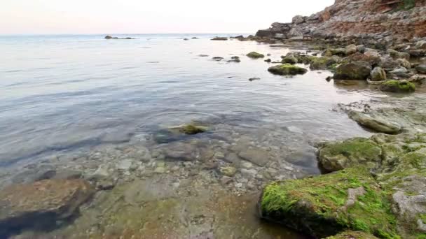 Sea coast with stones — Stock Video