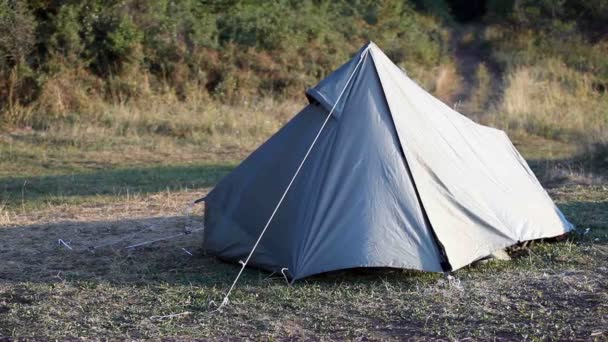 Туристическая палатка — стоковое видео