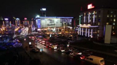 Otomobil akşam yangınları? şehir. Timelapse