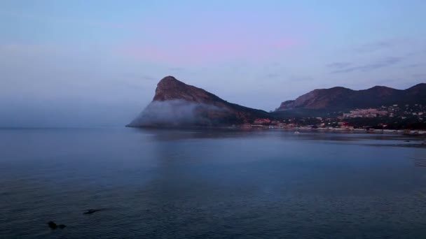 The sea coast with top, clouds and the sky. Time lapse — Stock Video