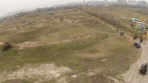 Reconstructie van militaire scène periode 1943 jaar ww2 in Oekraïne. Luchtfoto scène 14. — Stockvideo