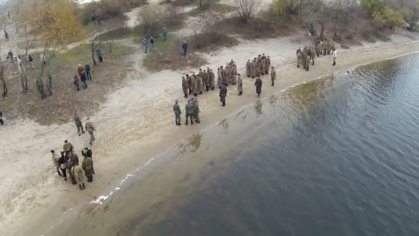 Reconstrucción de la escena militar período 1943 año Segunda Guerra Mundial en Ucrania. Antena — Vídeos de Stock