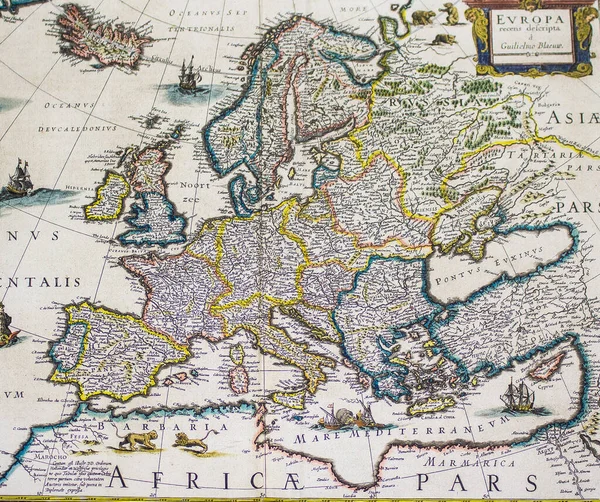 Ukraina, Kijów - 11 maja 2019: Stara mapa Europy. Retro kartografia. Podróżował w dawnych czasach. Mapy krajów, kontynentów i mórz. — Zdjęcie stockowe