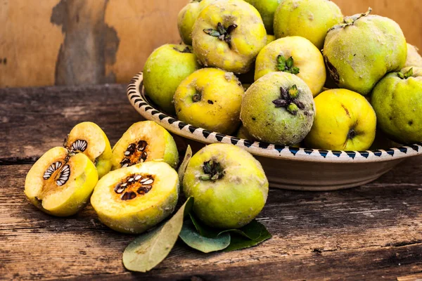 Quince Fruits Wooden Background Harvest Autumn Fruits Yellow Tart Hard — Stock Photo, Image