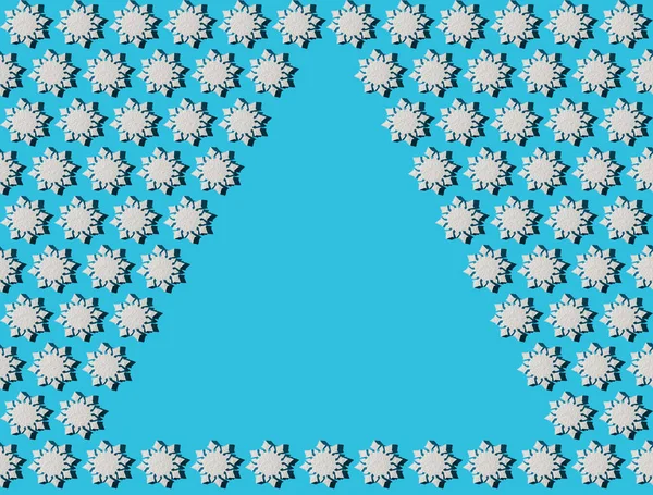 Fundo de Natal. Padrão de floco de neve. Flocos de neve brancos em azul. Neve. Humor de inverno. abstração conceitual. Floco de neve de isopor. Padrão de Ano Novo. Espaço de cópia. — Fotografia de Stock