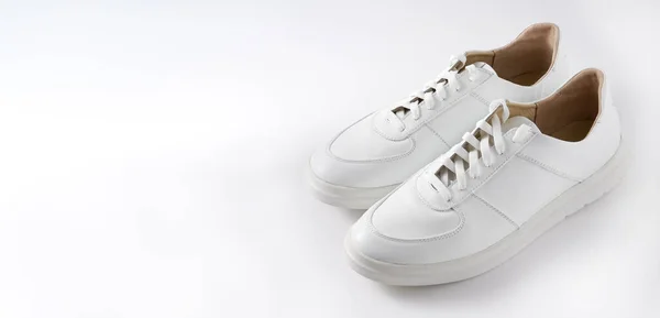 Sapatilhas Brancas Fundo Branco Banner Com Espaço Cópia Sapatos Desportivos — Fotografia de Stock