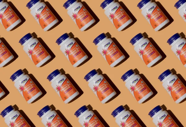 Pattern Now Foods High Potency Vitamin 000 240 Capsules Vitamins — Stockfoto