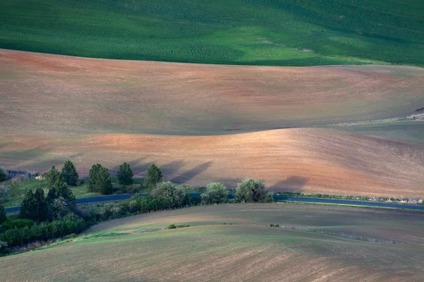 Zvlněné kopce a zemědělské půdy — Stock fotografie
