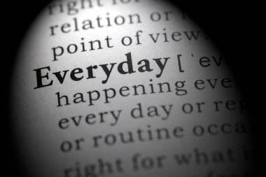 Sahte sözlük kelimesi, günlük sözlük tanımı