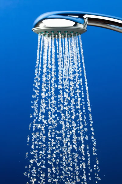 Ducha con chorro de agua . — Foto de Stock