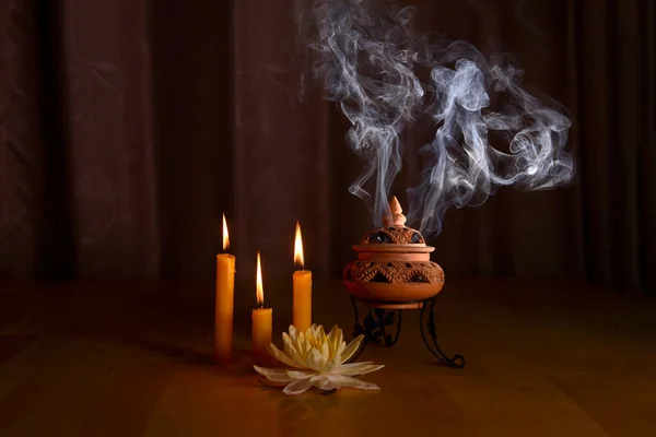 Incense Burning Incense Burner Candles Beautiful Water Lily Table Praying — Stockfoto