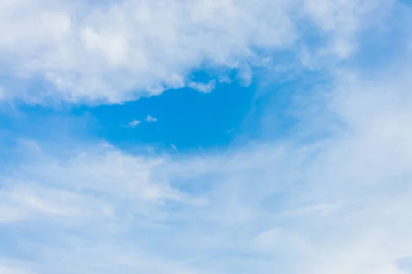 Summer Blue Gradient Clouds Light White Background Clear Clouds Beauty — Zdjęcie stockowe