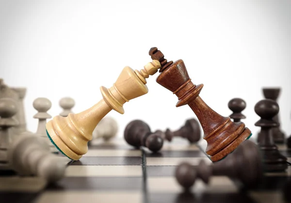 Βασιλιάδες μονομαχία σκάκι — Φωτογραφία Αρχείου