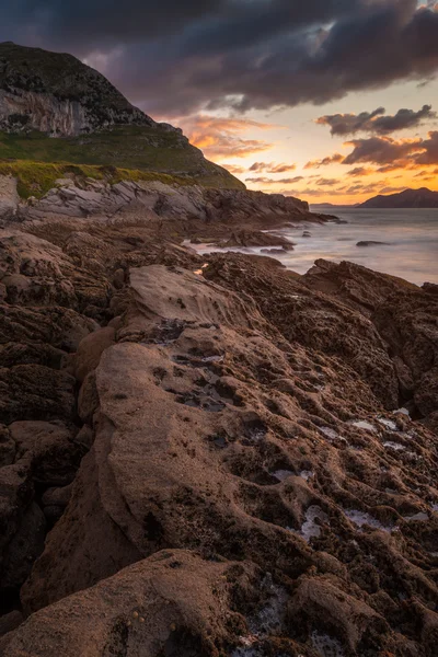 Erstaunlicher Sonnenuntergang am Meer — Stockfoto