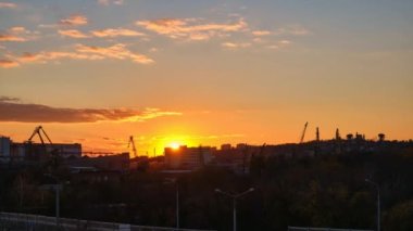 Sanayi Bölgesi gün batımında