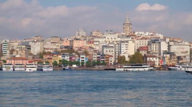 Galata Kulesi ve Golden Horn Körfezi