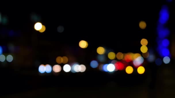 Luzes desfocadas do tráfego urbano — Vídeo de Stock
