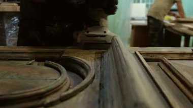 Marangoz kumdan ahşap kapı