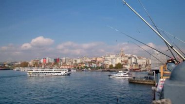 Gündüz vakti Galata Köprüsü