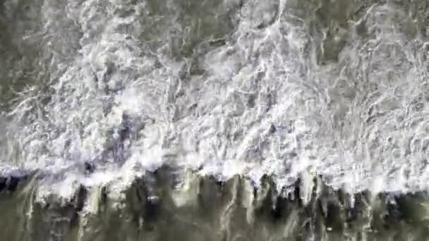 Donker rivierwater — Stockvideo