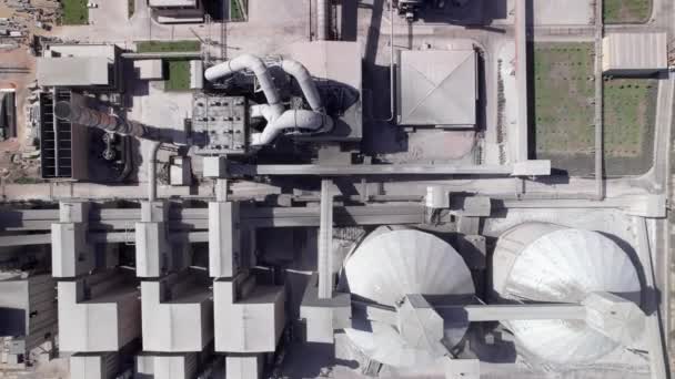 Top Ascending Aerial View Huge Cement Producing Factory Pipes Silos — Vídeos de Stock