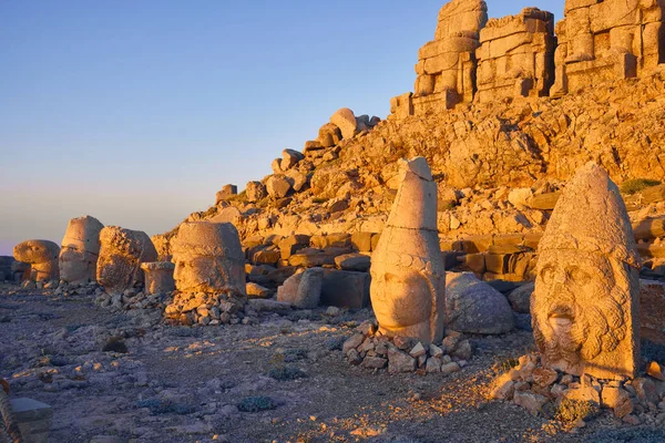 Estatuas Terraza Oriental Del Monte Nemrut Provincia Adiyaman Turquía Patrimonio —  Fotos de Stock