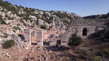 Roma su kemerinin havadan görünüşü. Antik şehir Olba, Silifke, Mersin, Türkiye