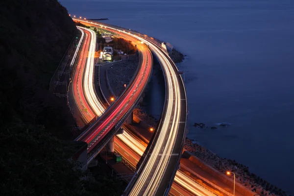tomei expressway gece manzarası
