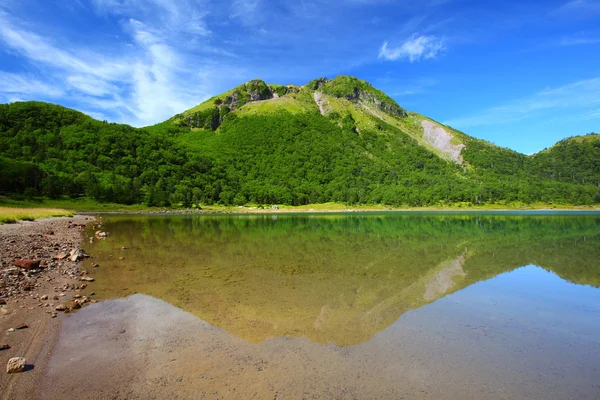 Mountain and pond — Stock Photo, Image