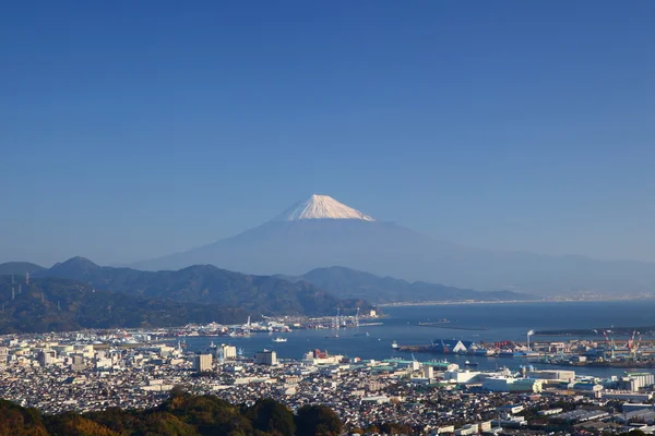 Mt. Fuji та Сімідзу порт — стокове фото