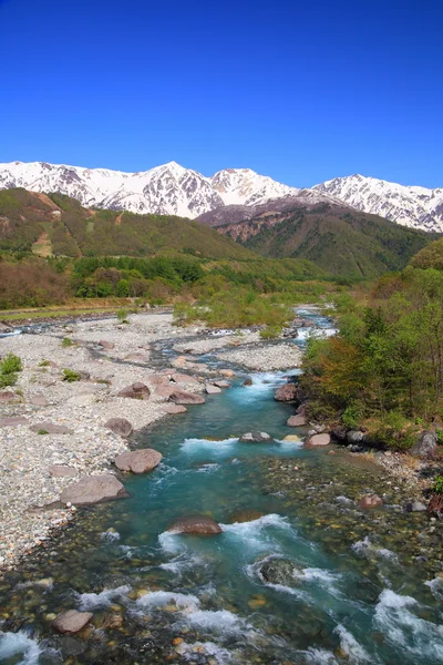 Japón Alpes y río — Foto de Stock