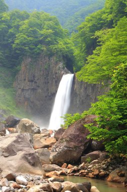 Yaz aylarında şelale