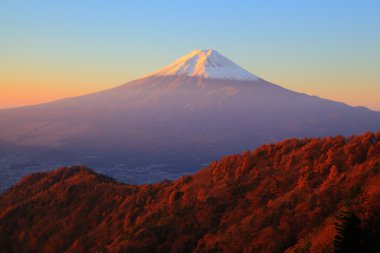Mt. Fuji ışımalar sabah güneşin