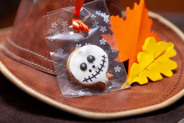 Feliz Halloween Las Galletas Redondas Halloween Paquete Acuestan Sobre Sombrero — Foto de Stock