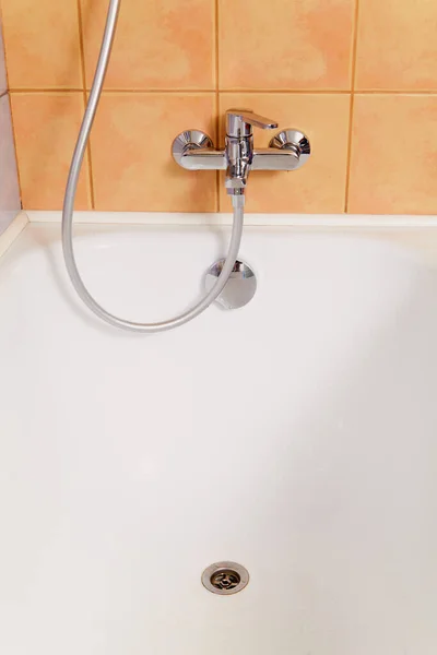Chrome Plated Lever Type Metal Faucet Mounted Wall Bathroom Close — 图库照片