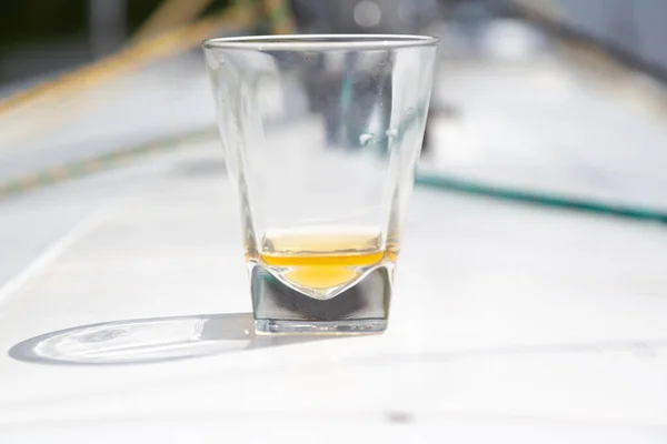 Szklana Puchar Oryginalnym Kształcie Whiskey Close — Zdjęcie stockowe